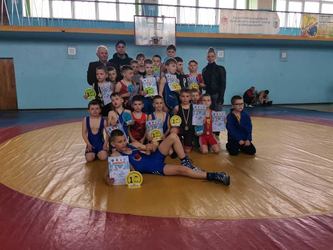 Нагороди найвищого гатунку здобули юні червоноградські борці на змаганнях, які проходили у Нововолинську