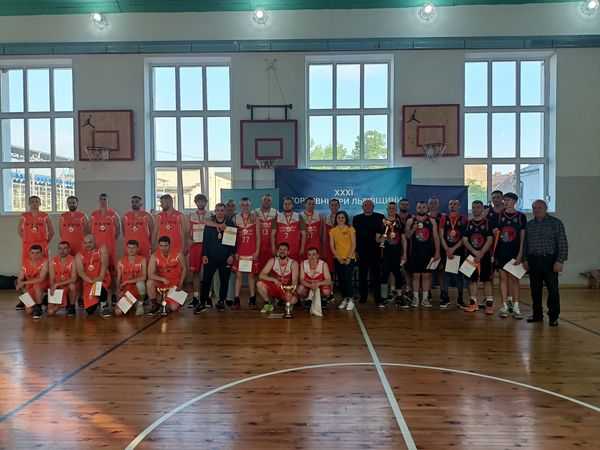 Баскетбольна команда Червоноградської громади стала переможцем XXXII обласних комплексних змагань 