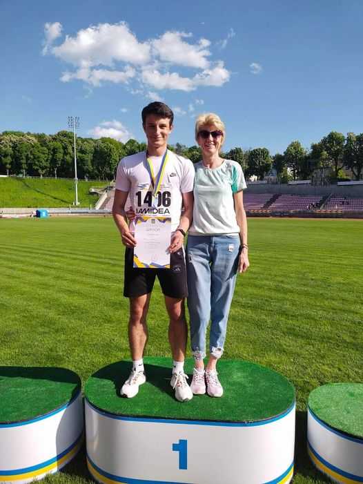 Золотий старт Станіслава Олійника