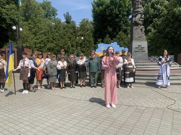 Спільною молитвою на Вічевій площі у Червонограді вшанували Героїв