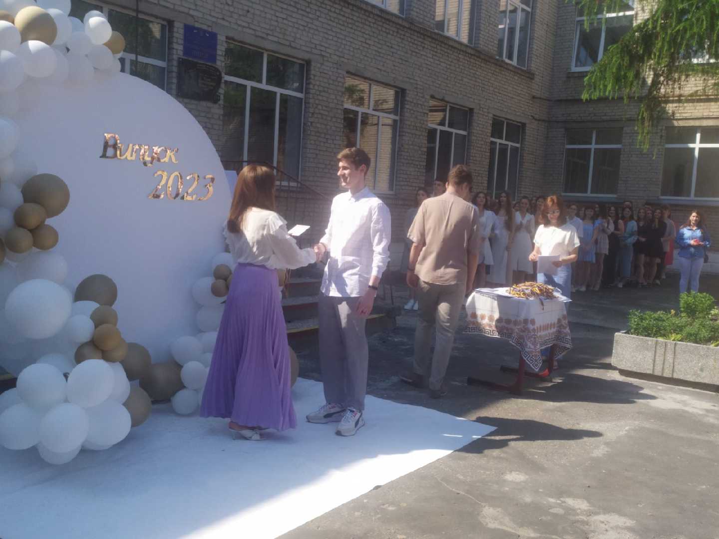 Свідоцтва про здобуття повної загальної середньої освіти отримали червоноградські ліцеїсти.