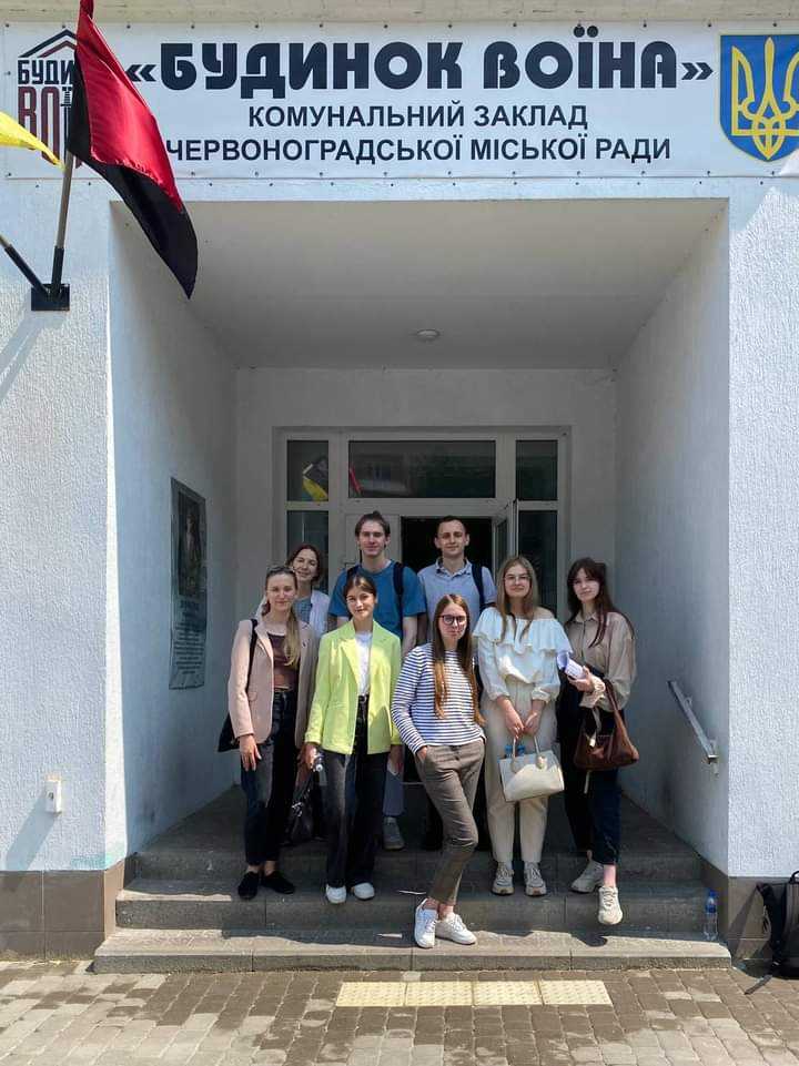 Фахівці надали юридичні консультації родинам військових