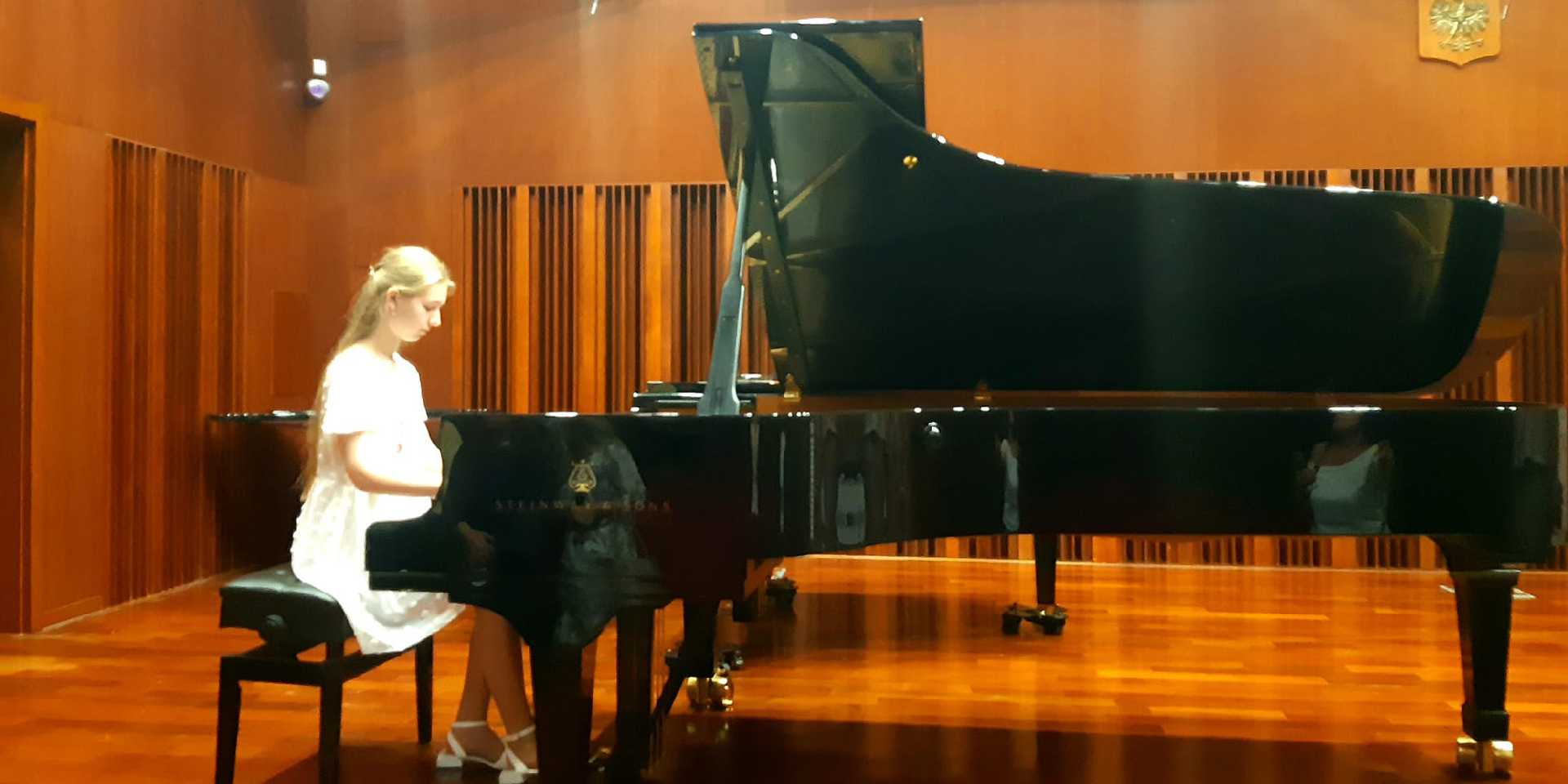 Анастасія Люзович успішно виступила на міжнародному конкурсі піаністів «Шопенівська весна» у Польщі