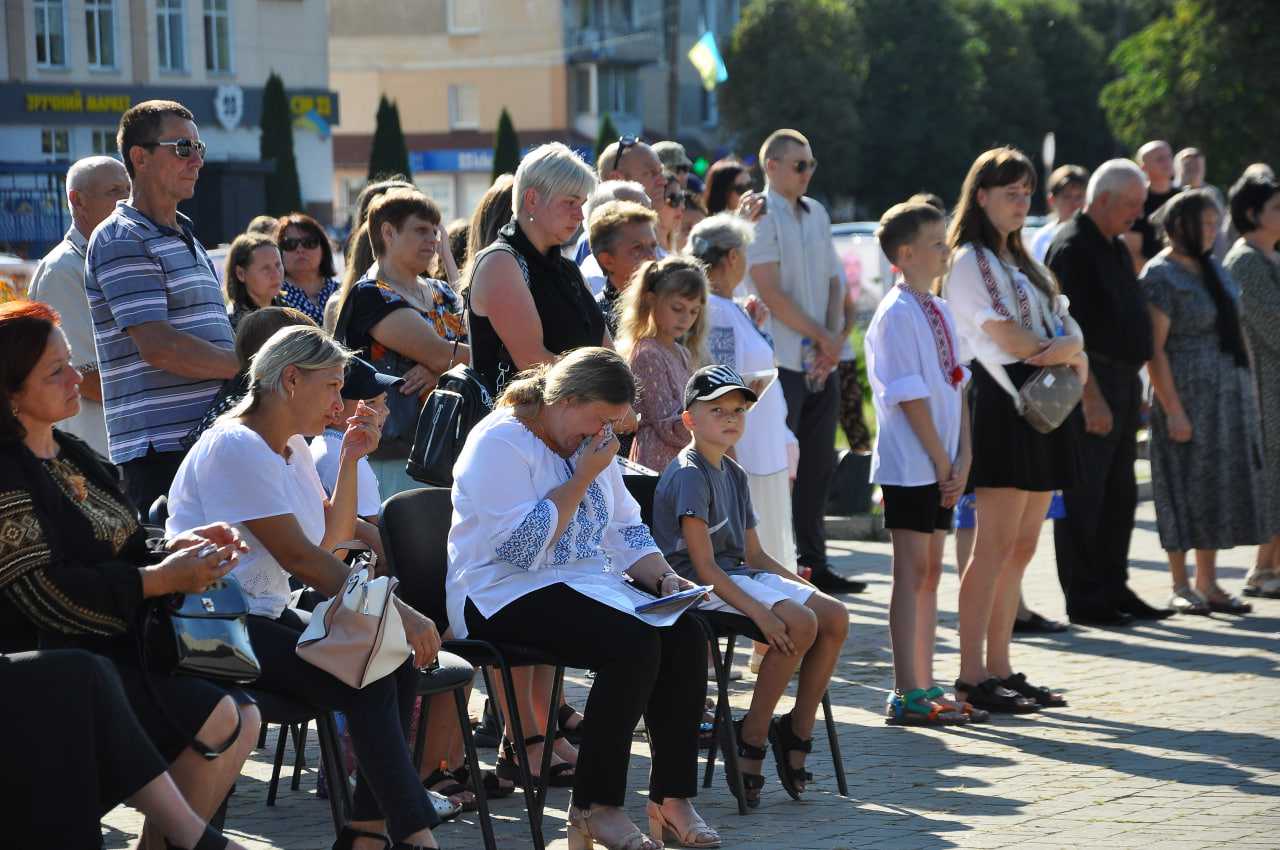 Незалежність зі сльозами на очах… 