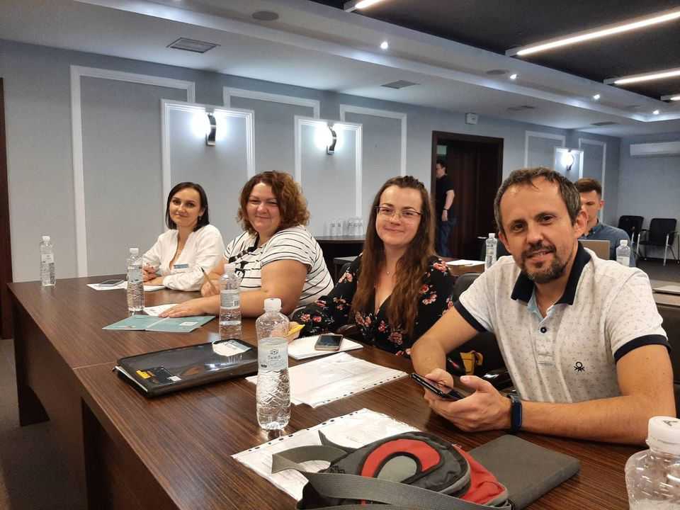 Відділ культури Червоноградської міської ради, зокрема Червоноградська публічна бібліотека взяла участь у конкурсі грантових заявок від IOM Ukraine (MOM). 
