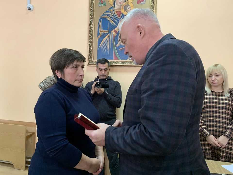 Державні відзнаки полеглим Героям...