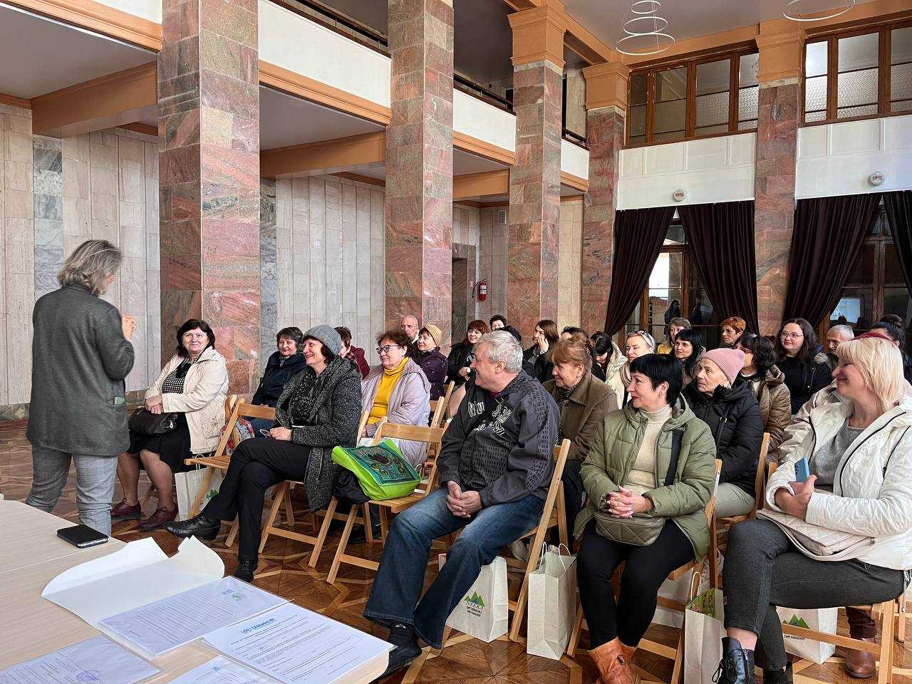 Тренінги для мешканців Червоноградської громади і внутрішньо переміщених осіб: втілення досвіду і засвоєння  навиків