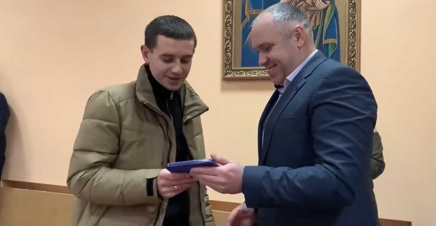 Волонтерів Червоноградської громади нагородили медалями, грамотами та подяками за значний внесок у підтримку військових та наближення перемоги