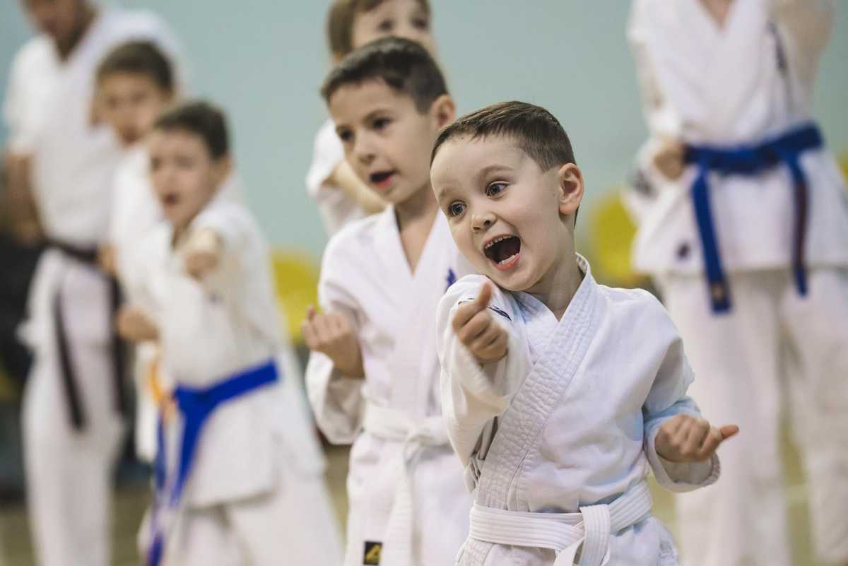 КП Спорткомплекс «Шахтар» запрошує вболівальників підтримати команди на змаганнях з карате та баскетболу!