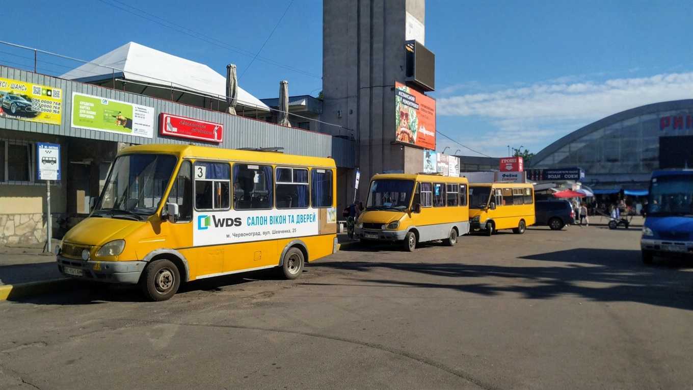 Як курсуватимуть автобуси на Великодні свята.