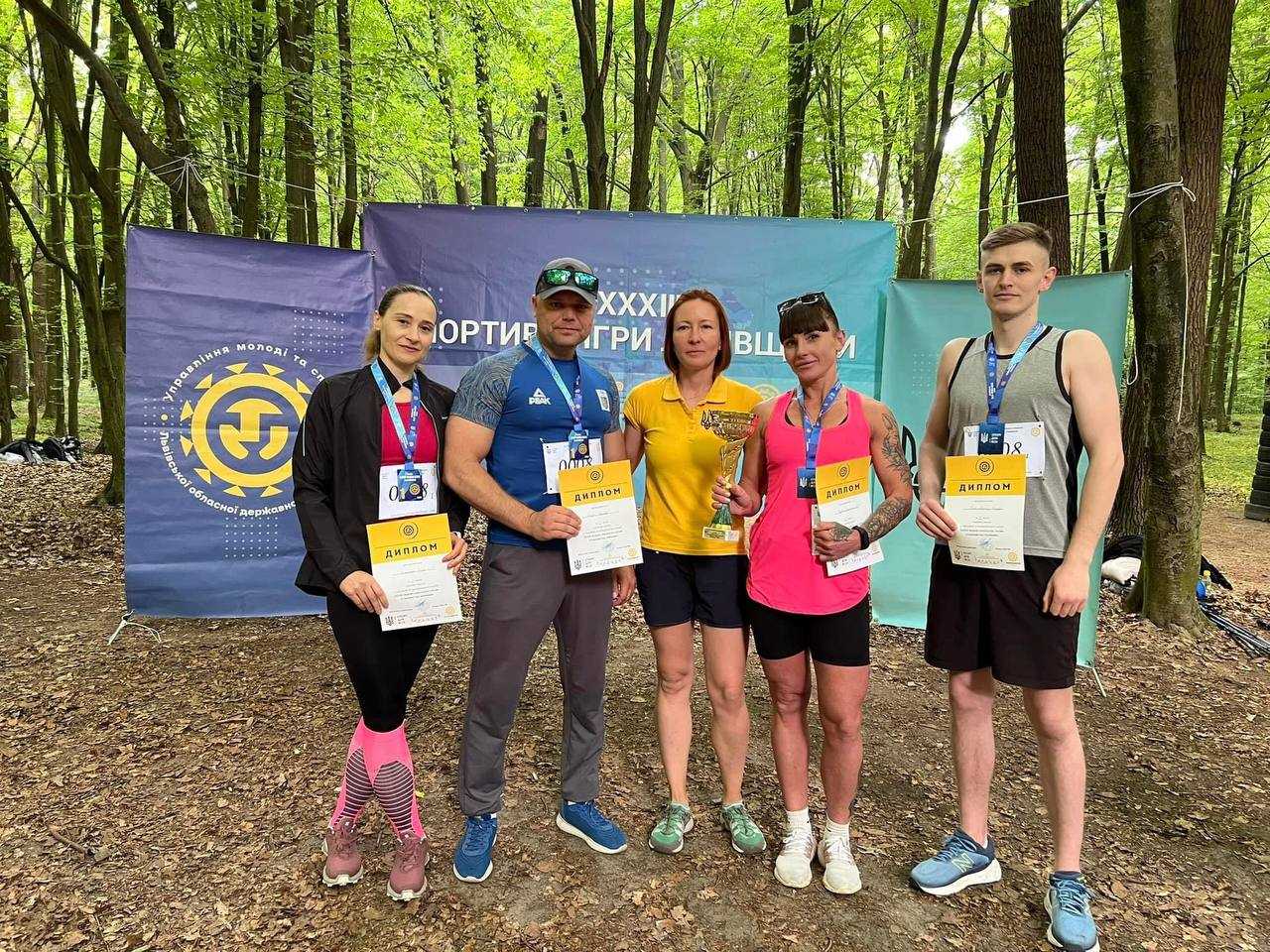 Червоноградці - переможці змагання зі скандинавської ходьби