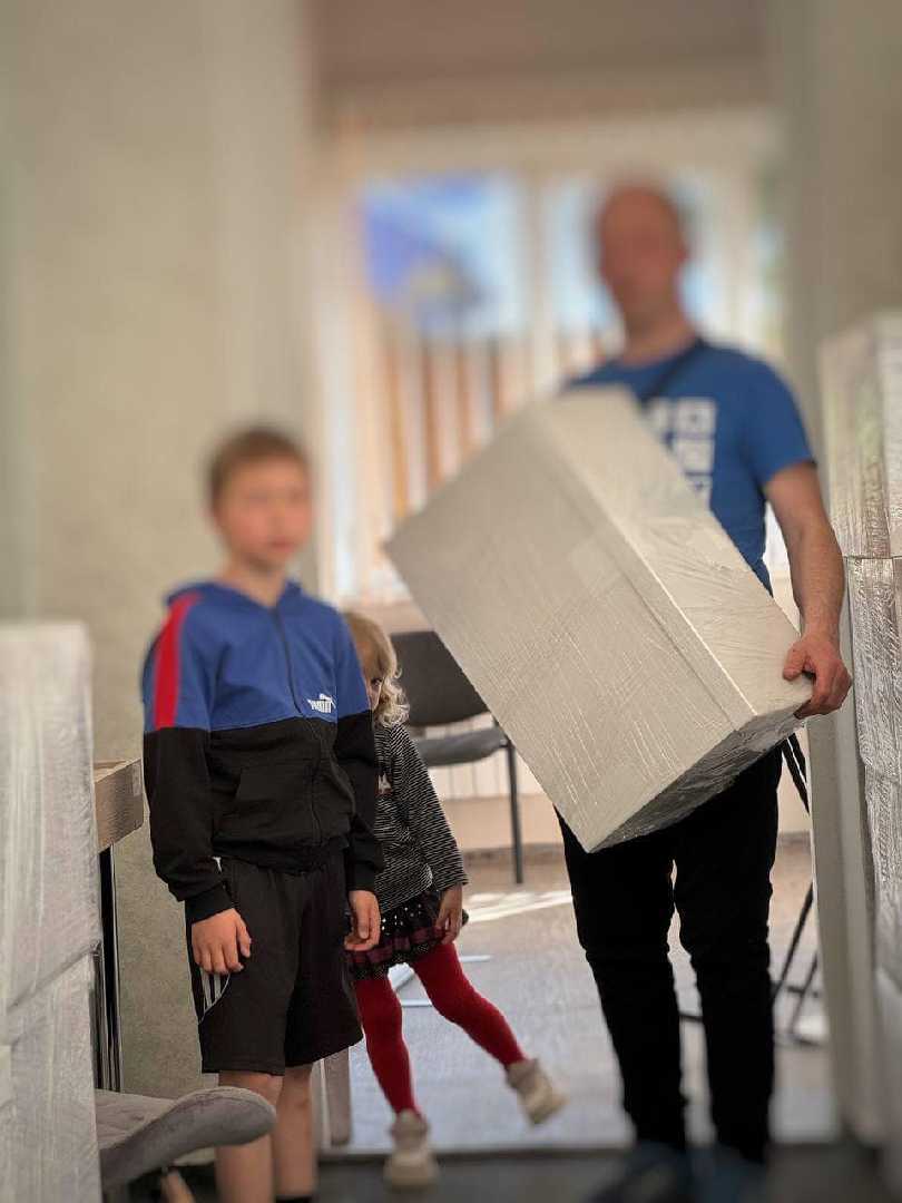 «Пакунки тепла» отримали 80 сімей з групи ризику та родини, в яких виховуються діти під опікою.