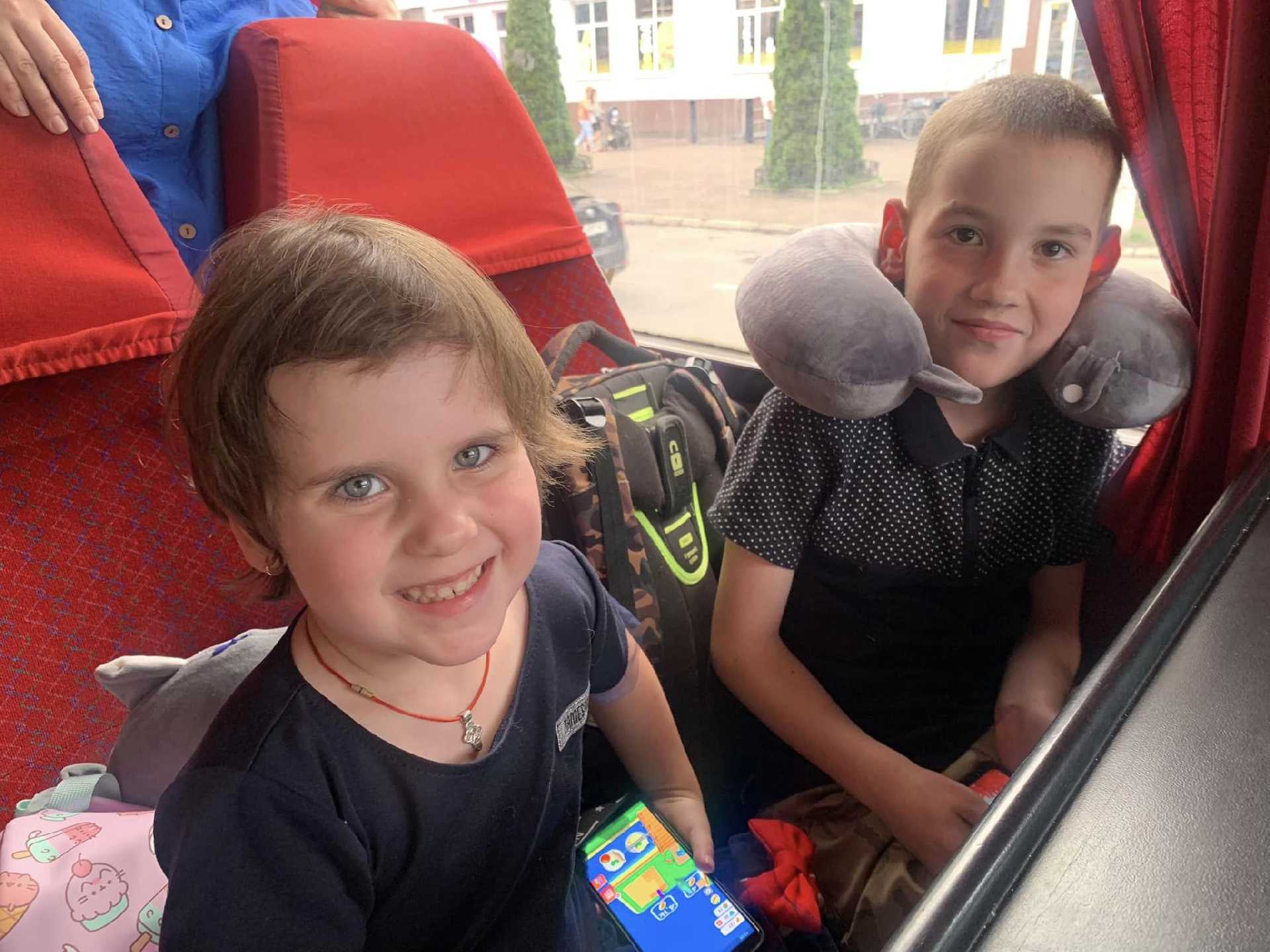 14 родин загиблих Героїв та захисників, що зникли безвісти, вирушили на відпочинок до Польщі.