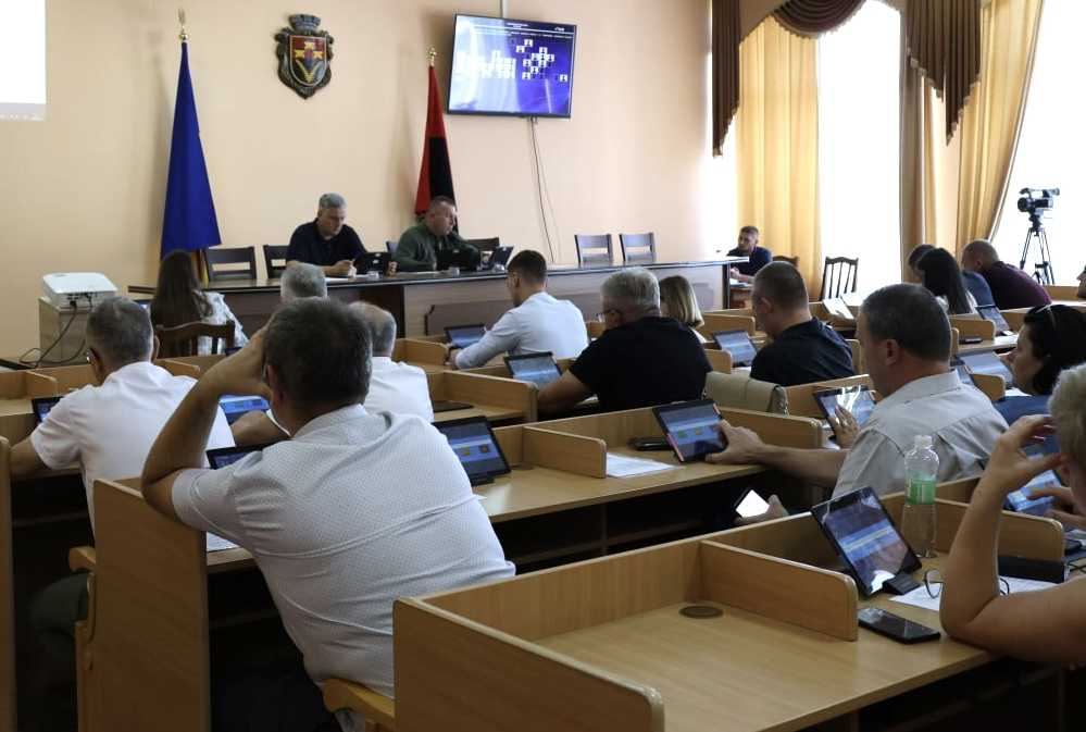 Депутати прийняли звернення Червоноградської міської ради до Верховної Ради України щодо законопроєкту «Про внесення змін до деяких законів України щодо діяльності в Україні релігійних організацій».