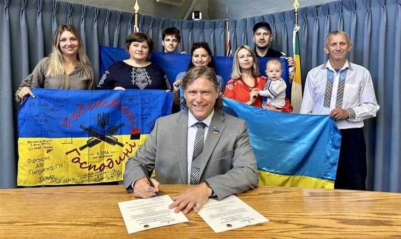 Червоноградський міський голова Андрій Залівський підписав угоду про партнерство з канадським містом Брендон