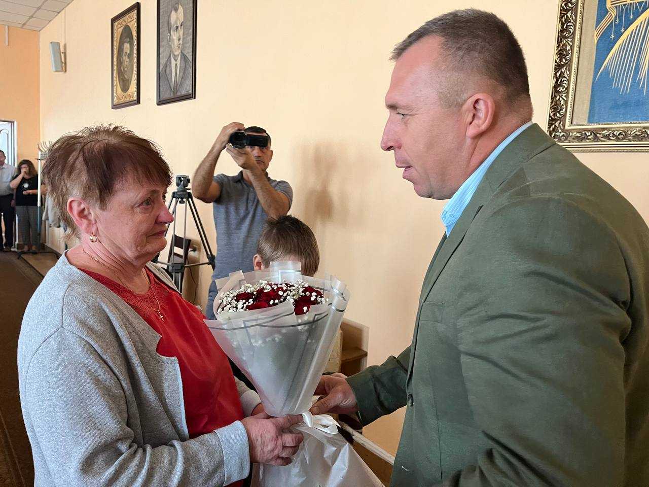 Відзнаки «Почесний громадянин Червоноградської міської територіальної громади» вручили рідним видатних особистостей нашої громади