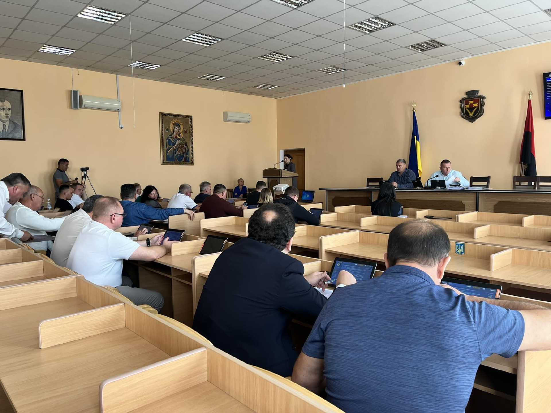 Депутати звернулись до Верховної Ради України та Кабінету Міністрів України щодо забезпечення гідної заробітної плати педагогічним та науково-педагогічним працівникам