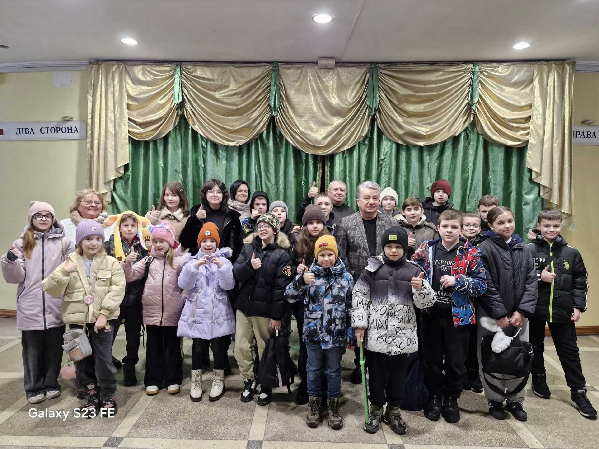 25 дітей загиблих Героїв та дітей-сиріт із Шептицького відвідали циркову виставу у Львові