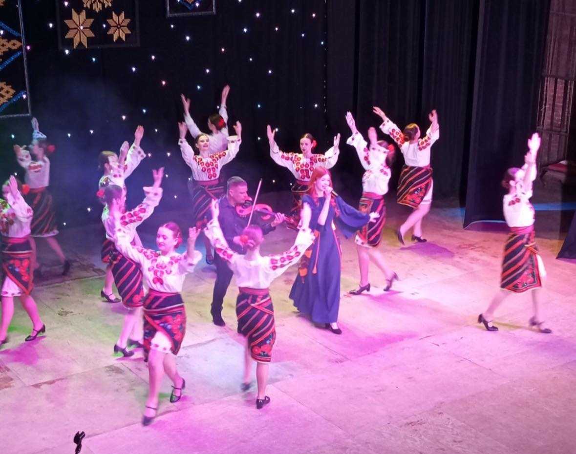 Благодійний концерт у Народному домі приніс 163 150 грн і 440 $ для ЗСУ