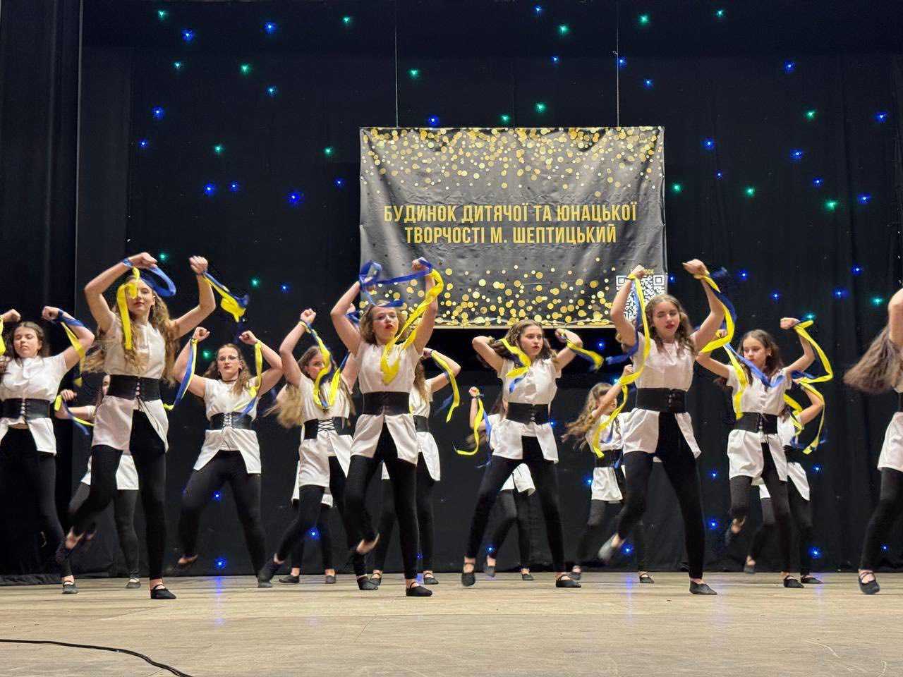 Під час концерту у Шептицькому зібрали 35 200 гривень для ЗСУ