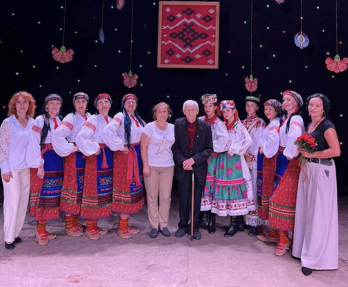 Мистецтво заради благодійності: у Народному домі зібрали 36 697 грн на авто для воїна