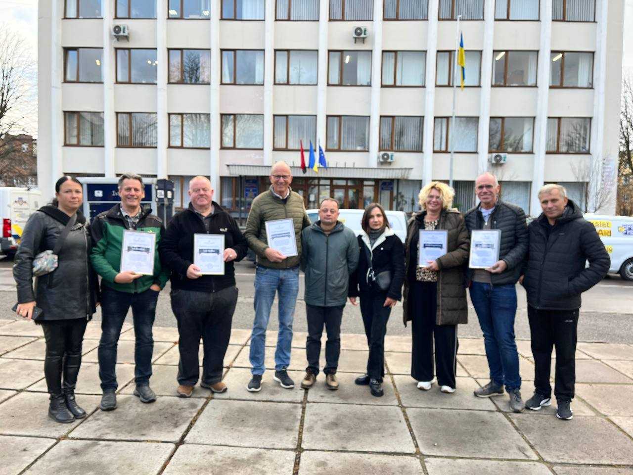 Нідерландські волонтери привезли до Шептицького медичні засоби та гуманітарну допомогу для українців