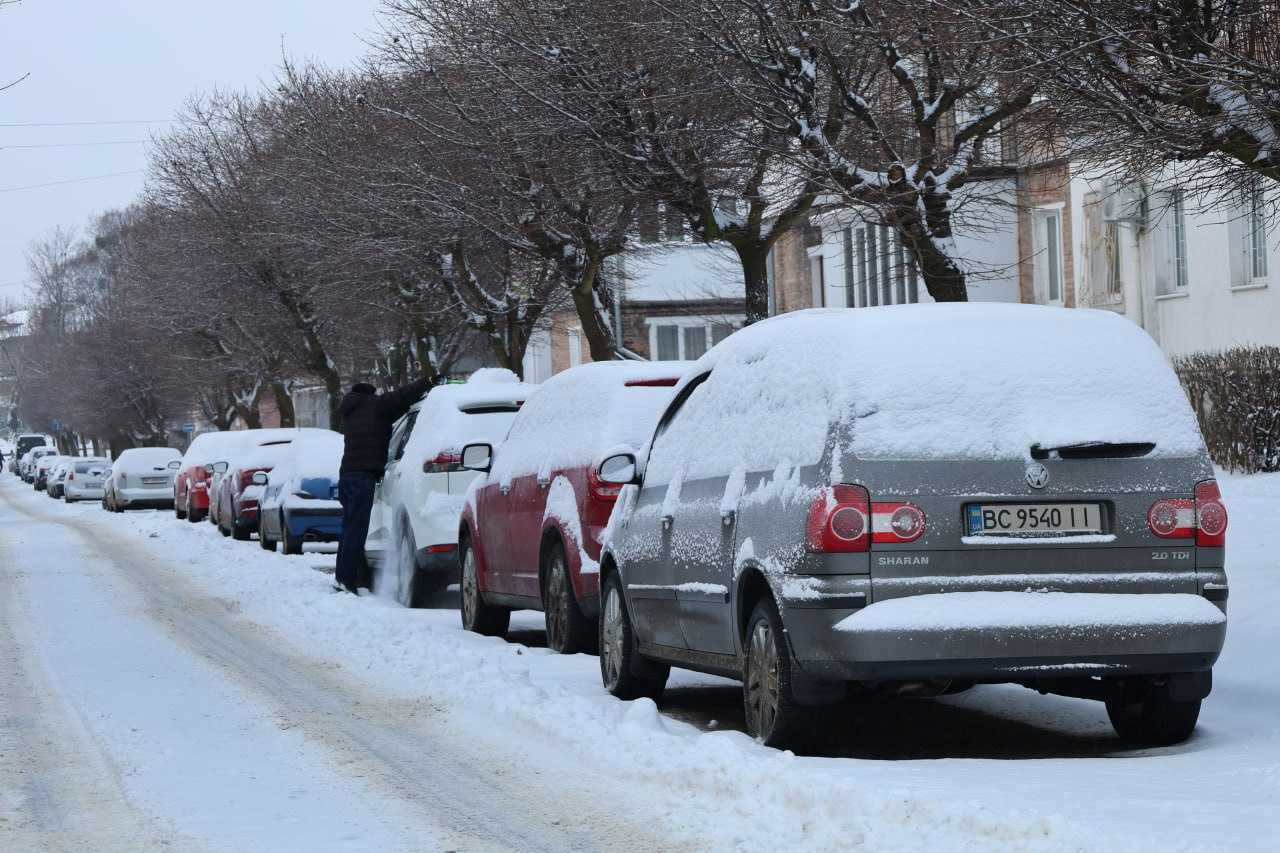 Зимове прибирання у громаді