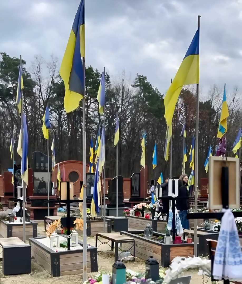 Для родин загиблих Захисників організували перевезення до Бендюзького кладовища