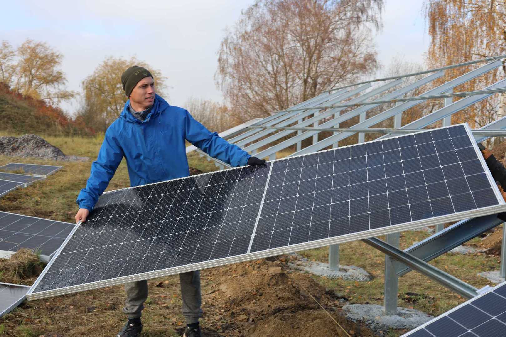 Від нових насосів до сонячних панелей - як «Водоканал» зменшує витрати на електрику