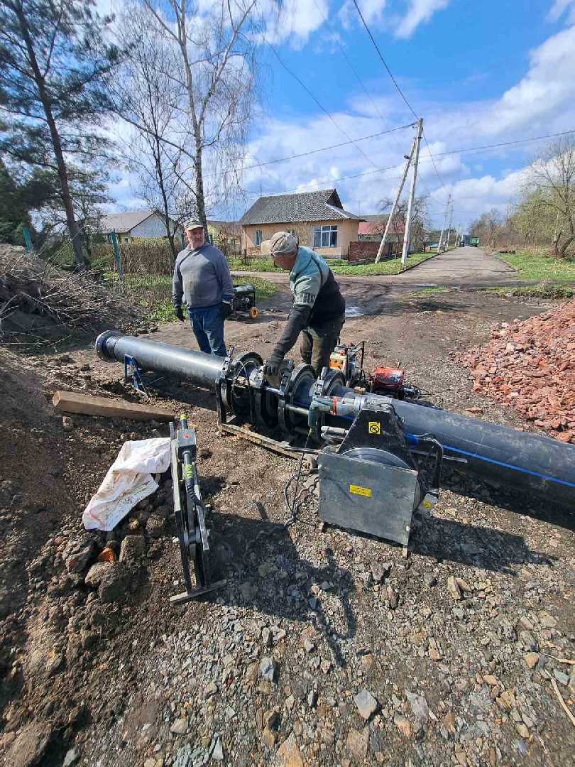 Водоканал замінює аварійні ділянки трубопроводу