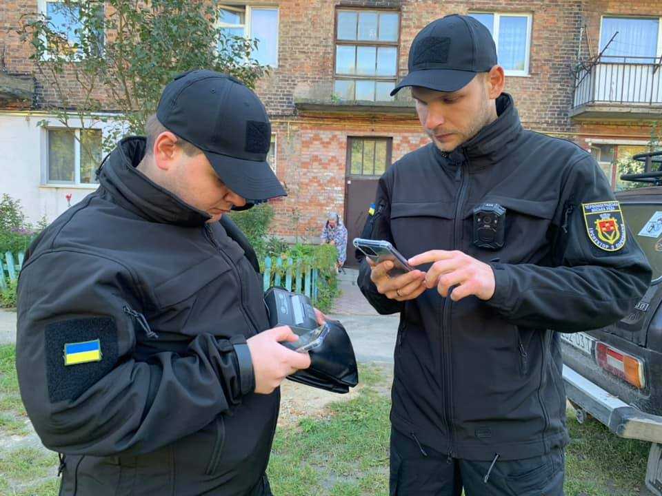 Порушив - плати! У Червонограді працюють інспектори з паркування