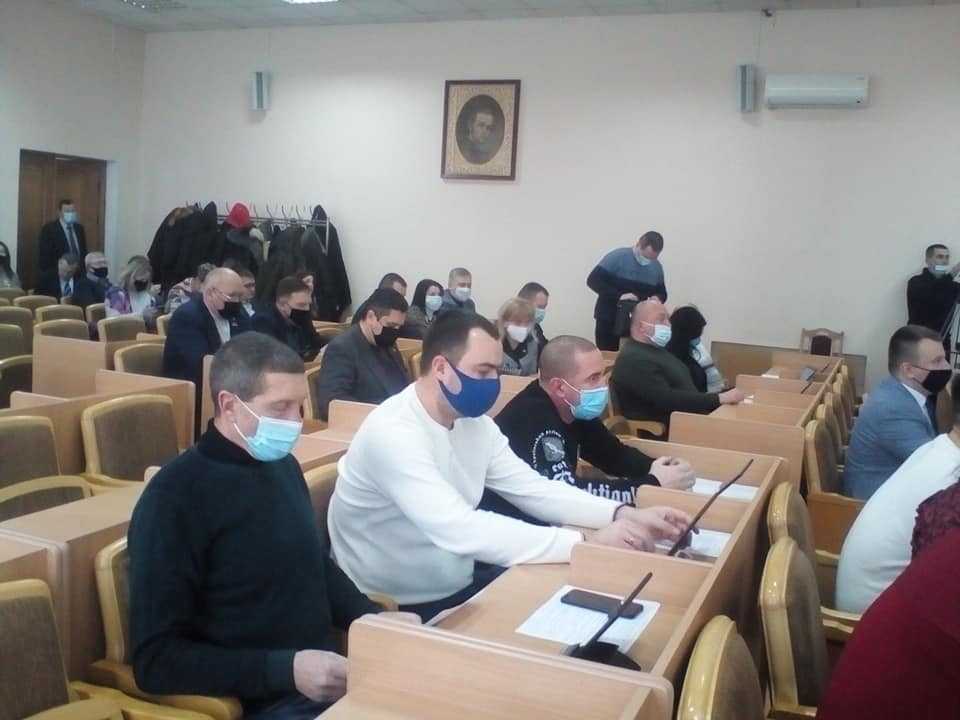 АЛКОГОЛЬНИЙ МОРАТОРІЙ: зняти чи залишити? 