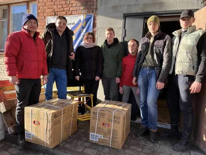 Волонтери гуманітарного штабу дякують друзям з-за кордону за постійну допомогу й підтримку. 