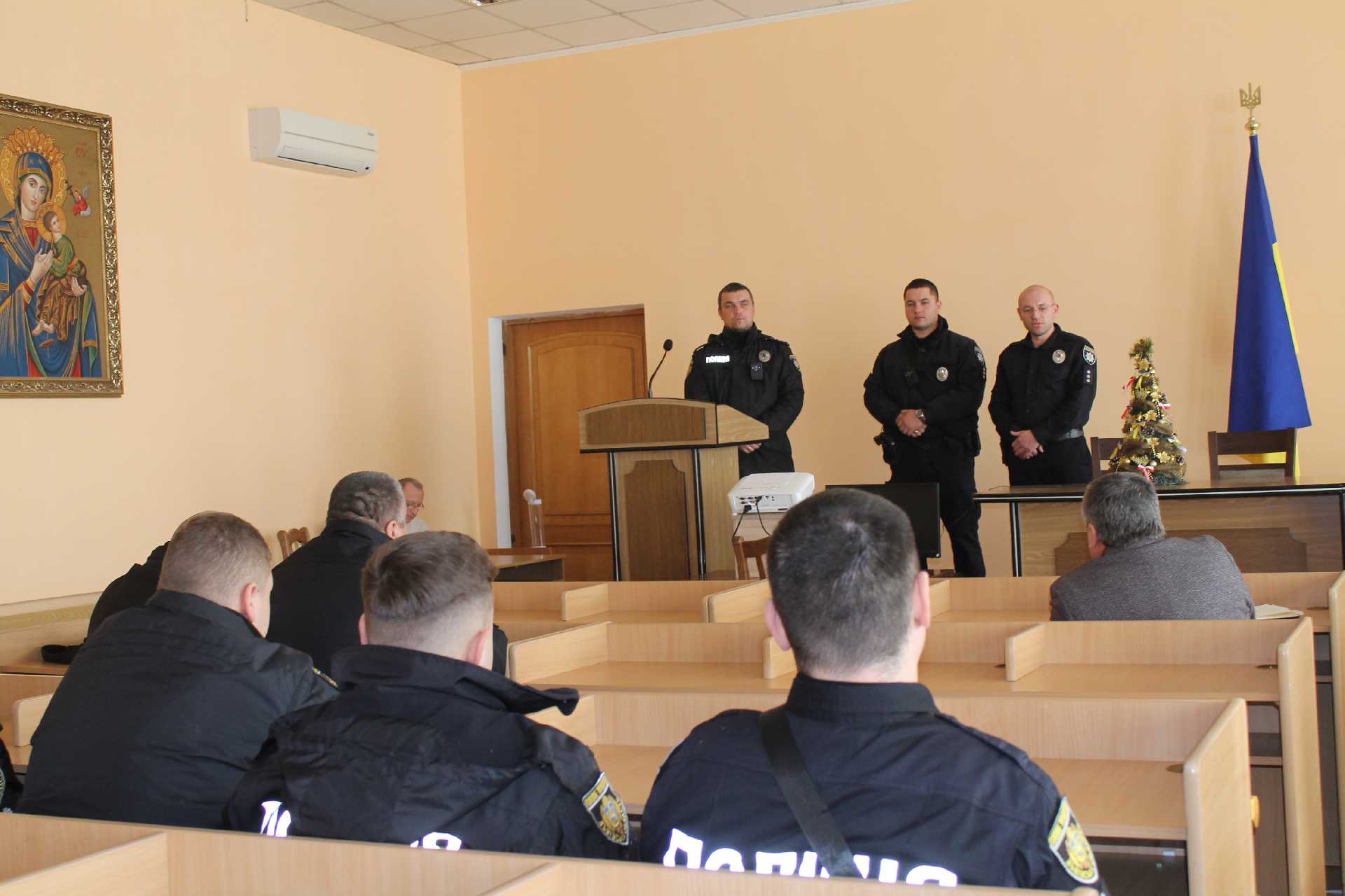 Поліцейські офіцери громади та дільничні офіцери прозвітували                про роботу за 2022 рік. 