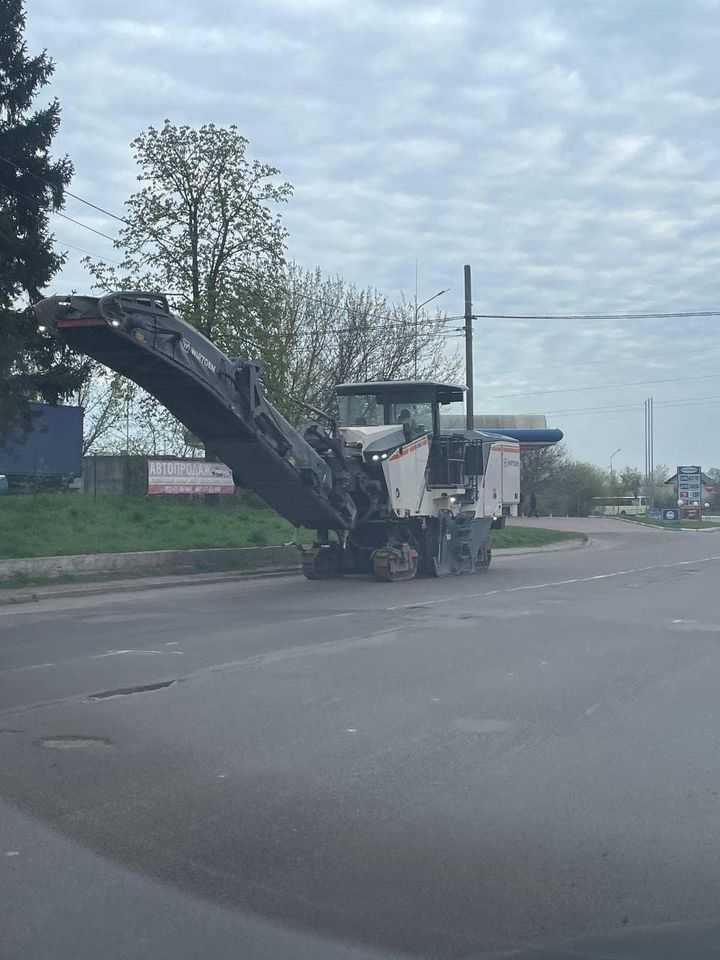 У Червоноградській громаді тривають роботи по ремонту доріг